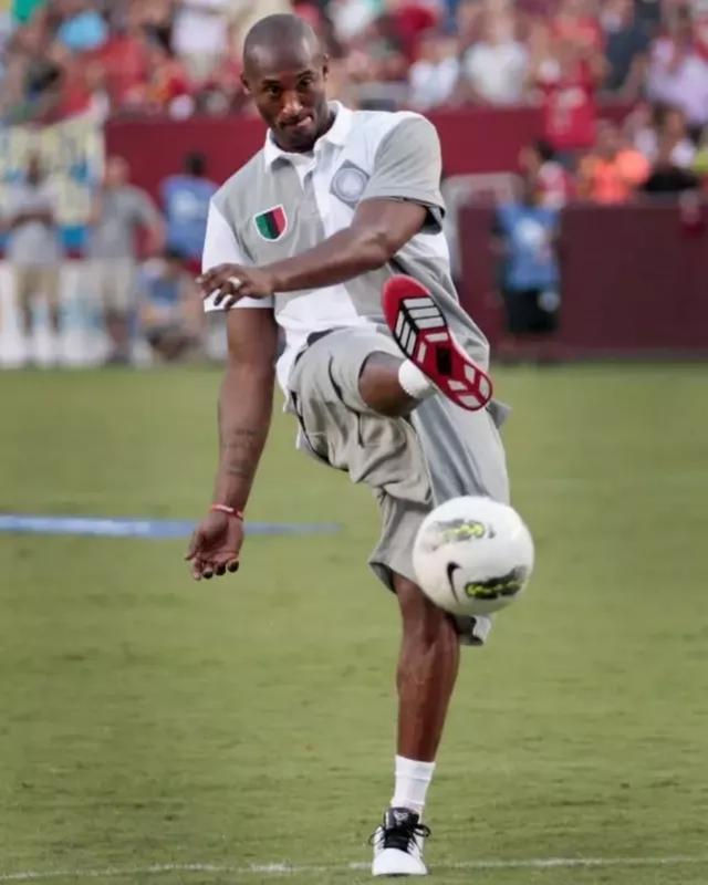 半场战报：多特0-1勒沃库森，马扎破门，格里马尔多助攻