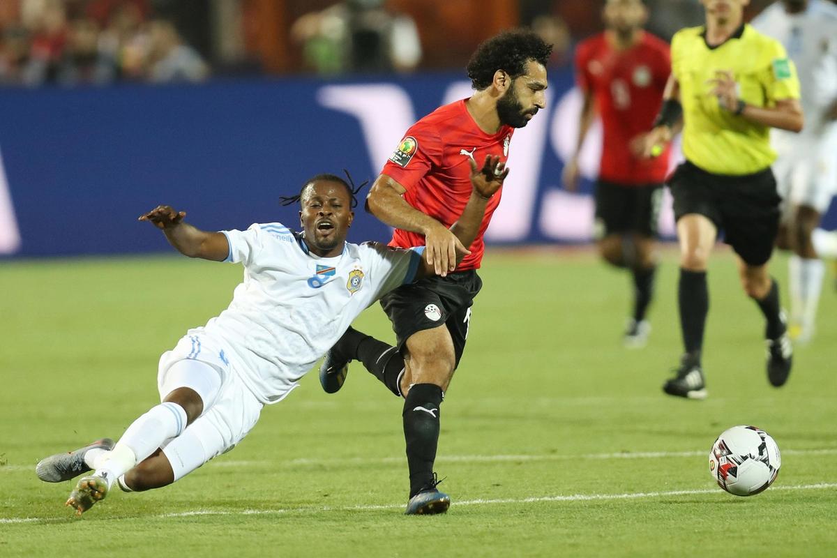 西甲意甲收官竞争激烈 那不勒斯国米争冠白热化（西甲意甲收官鏖战 那不勒斯与国米争冠正酣）