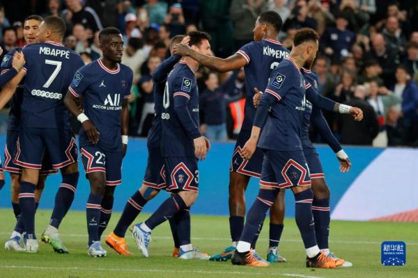 如何看待皇马近况？卡塞米罗：不会为皇马担心，我更担心曼联