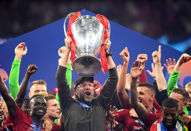 亚冠成都蓉城迎战神户胜利船：周定洋坐镇中场 韦世豪和德尔加多领衔锋线（亚冠焦点战：成都蓉城迎战神户胜利船，周定洋坐镇中场，韦世豪与德尔加多冲锋在前）