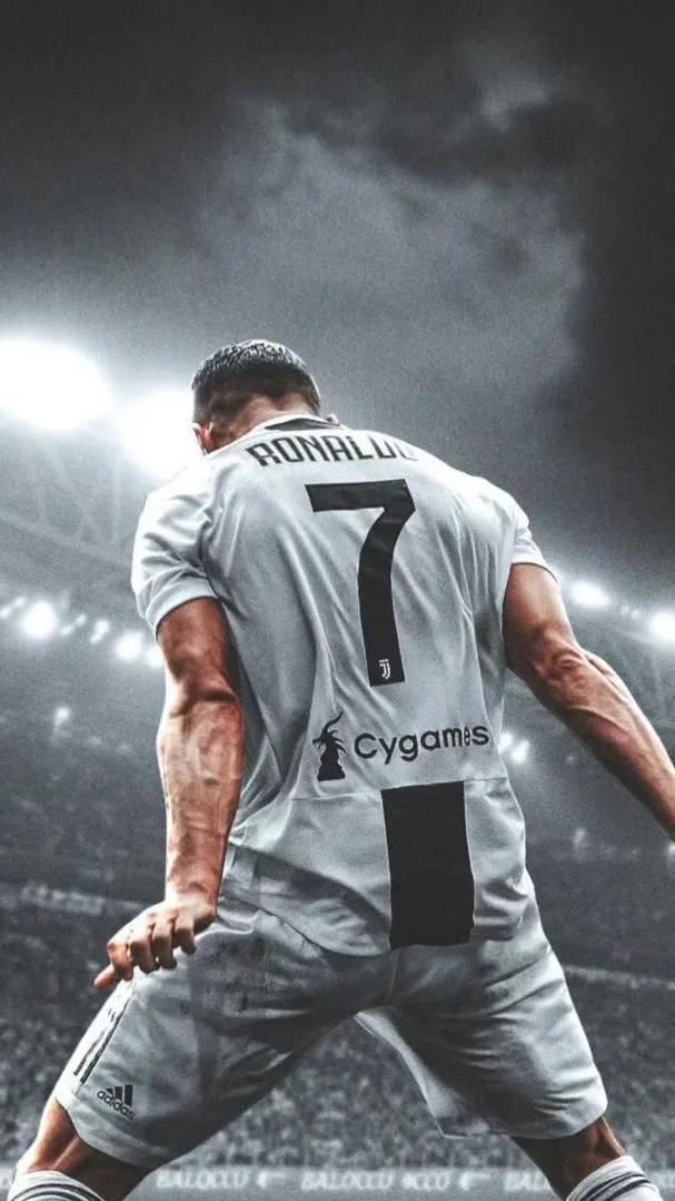 阿斯：伯纳乌本赛季收入将超4亿欧元，力助皇马大幅增收（阿斯：伯纳乌本季营收预计突破4亿欧元，助皇马收入大幅增长）