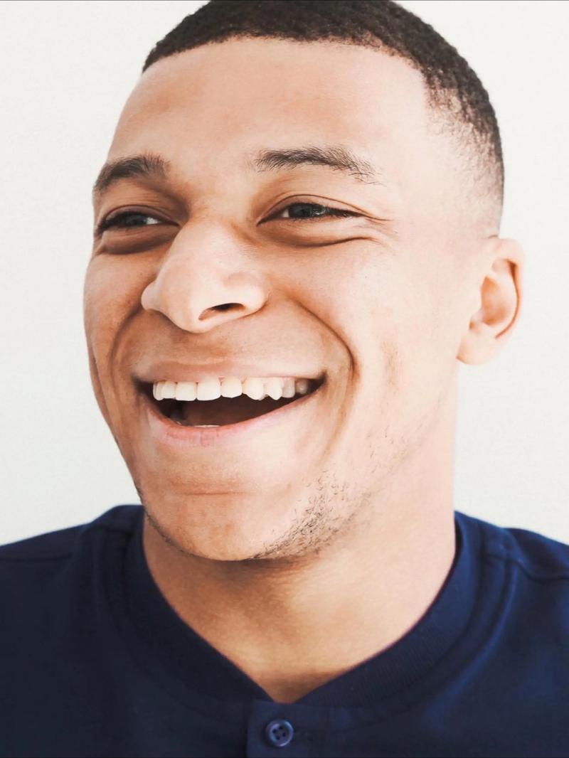 尼古拉斯·佩佩：C罗远不及梅西，圈内所有人都说梅西更好